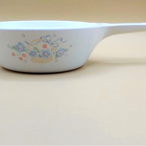 Country Cornflower Corning Ware Sauce Pan S-81-B .5 L Retired with lid ! - Picture 2 of 8